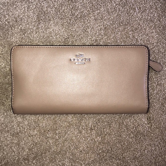 Coach wallet - Picture 1 of 4